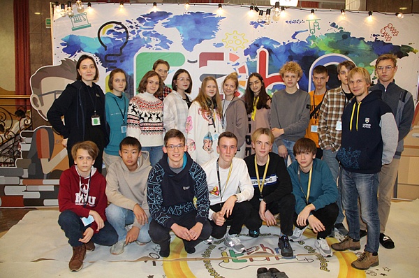 13 медалей привезли школьники из Сосенского с международной олимпиады по экспериментальной физике